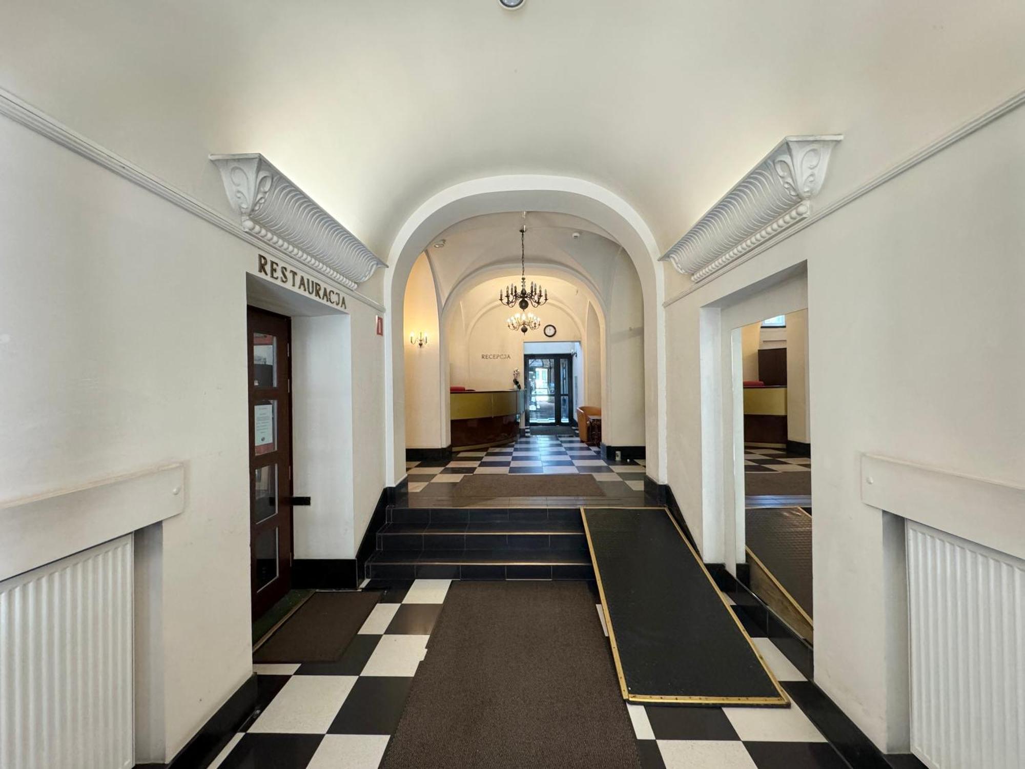 Hotel Mazowiecki Wow Warsaw Ngoại thất bức ảnh
